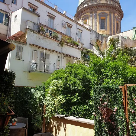 بيت ضيافة Chiaia