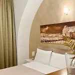 Chiaia 4*