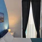 Chiaia 4*