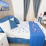 בית הארחה Chiaia 4*
