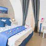 בית הארחה Chiaia 4*
